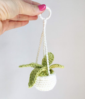 crochet mini plant hanger